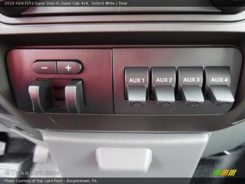 Controls of 2016 F350 Super Duty XL Super Cab 4x4