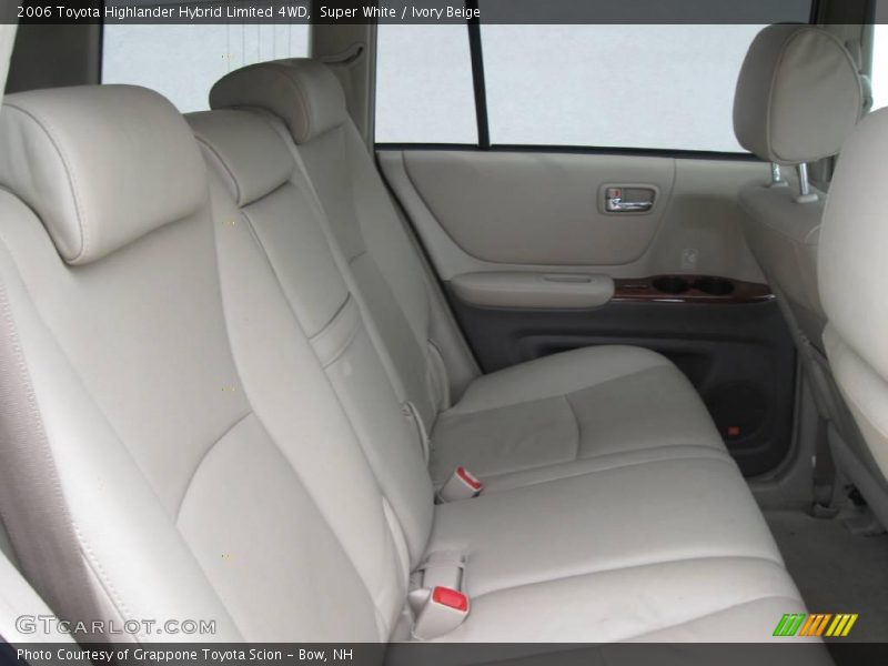 Super White / Ivory Beige 2006 Toyota Highlander Hybrid Limited 4WD