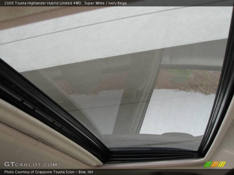 Super White / Ivory Beige 2006 Toyota Highlander Hybrid Limited 4WD