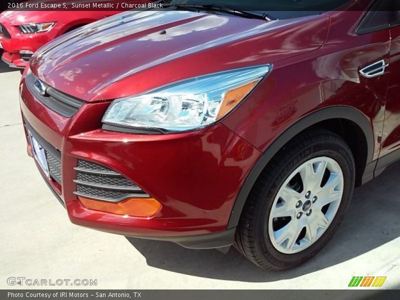 Sunset Metallic / Charcoal Black 2016 Ford Escape S