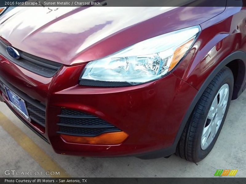 Sunset Metallic / Charcoal Black 2016 Ford Escape S