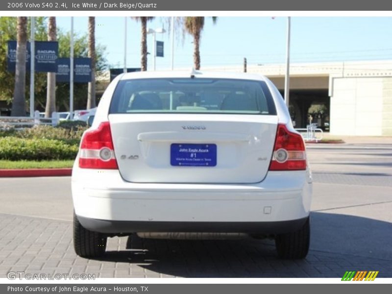 Ice White / Dark Beige/Quartz 2006 Volvo S40 2.4i