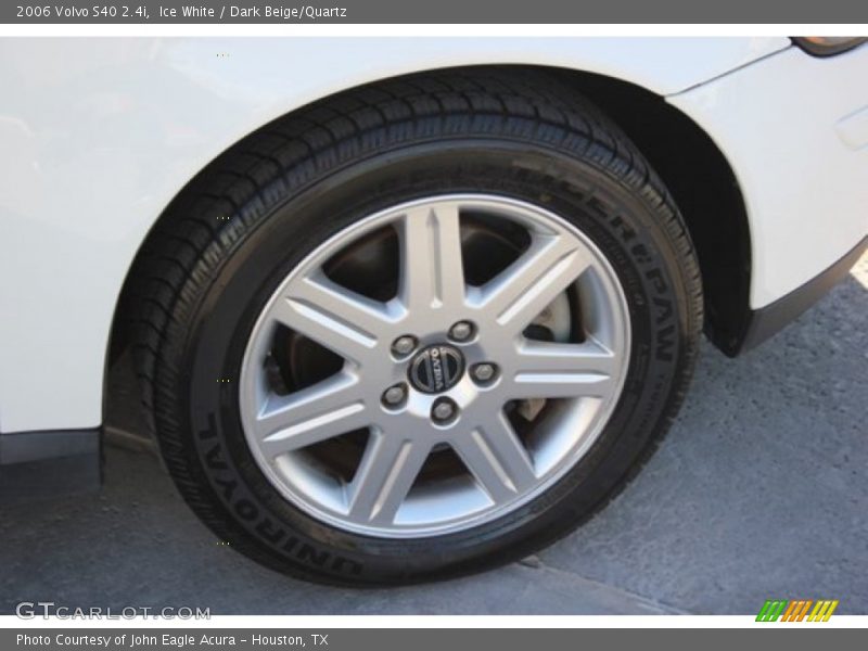Ice White / Dark Beige/Quartz 2006 Volvo S40 2.4i