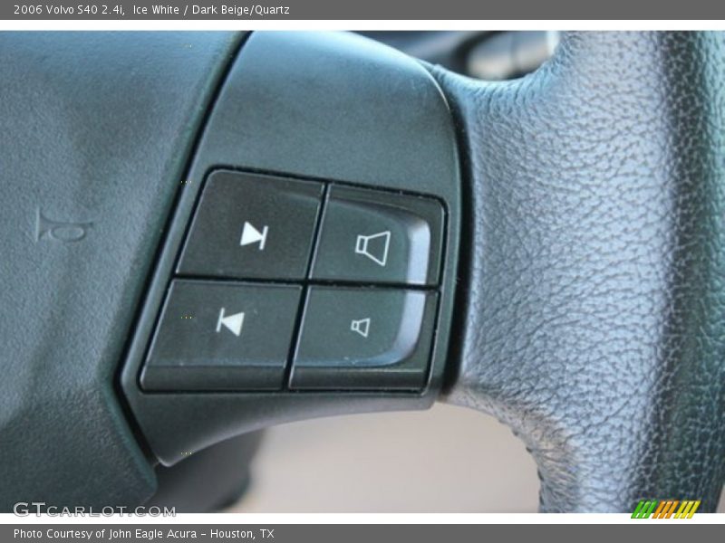 Ice White / Dark Beige/Quartz 2006 Volvo S40 2.4i
