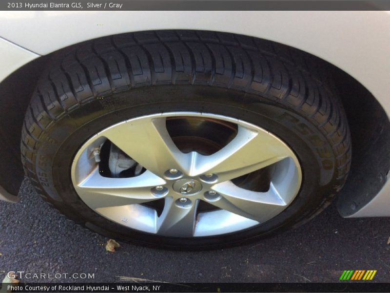 Silver / Gray 2013 Hyundai Elantra GLS