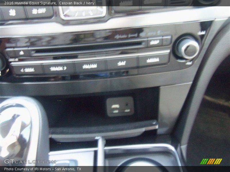 Caspian Black / Ivory 2016 Hyundai Equus Signature