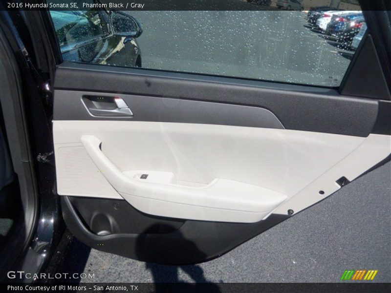 Phantom Black / Gray 2016 Hyundai Sonata SE