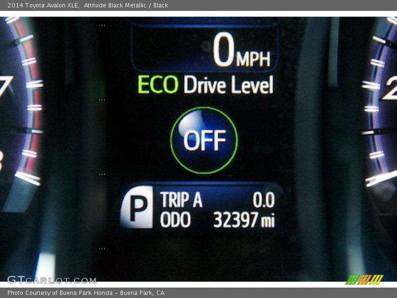 Attitude Black Metallic / Black 2014 Toyota Avalon XLE