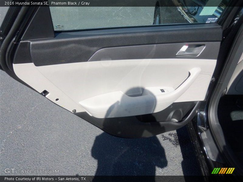 Phantom Black / Gray 2016 Hyundai Sonata SE