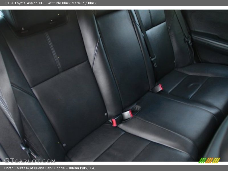 Attitude Black Metallic / Black 2014 Toyota Avalon XLE