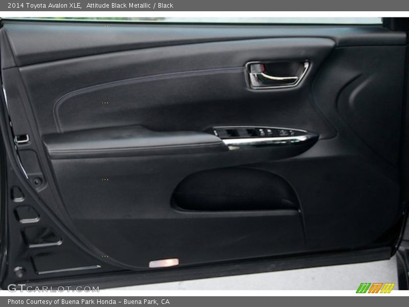 Attitude Black Metallic / Black 2014 Toyota Avalon XLE