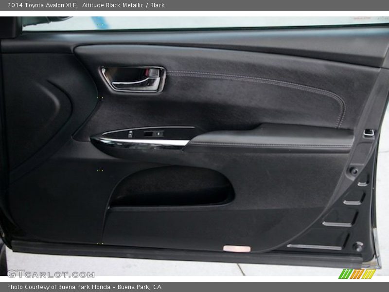 Attitude Black Metallic / Black 2014 Toyota Avalon XLE