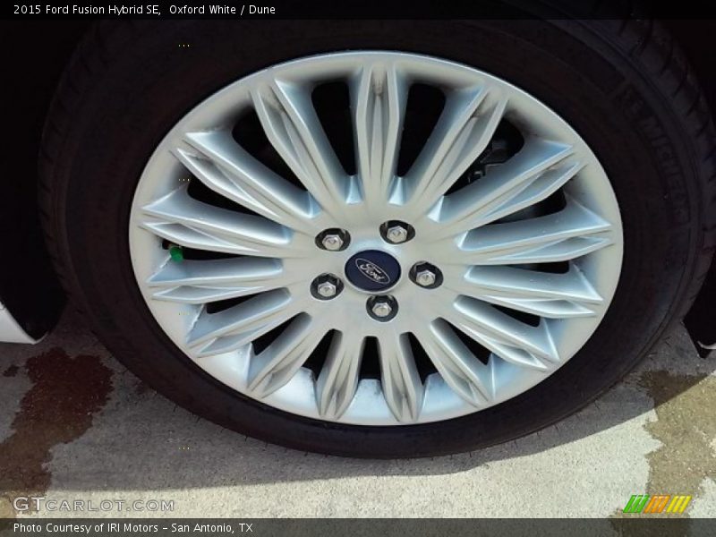 Oxford White / Dune 2015 Ford Fusion Hybrid SE