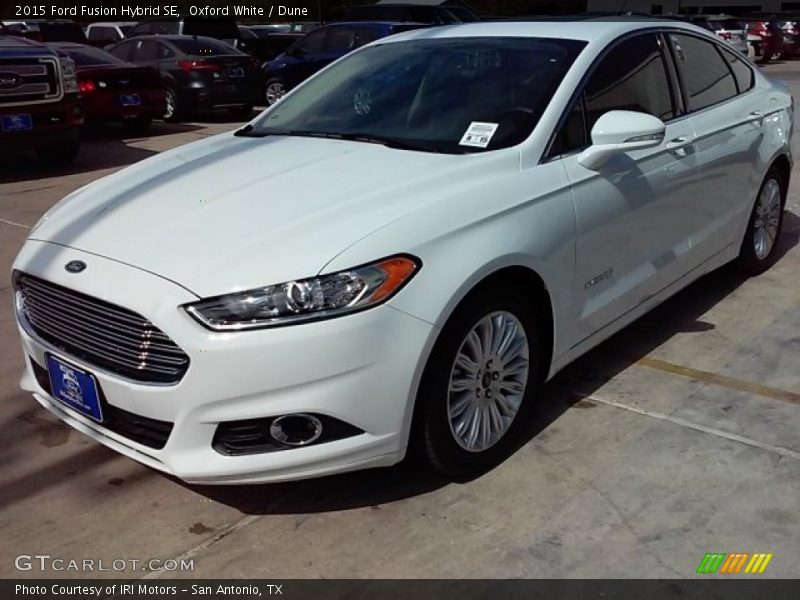 Oxford White / Dune 2015 Ford Fusion Hybrid SE