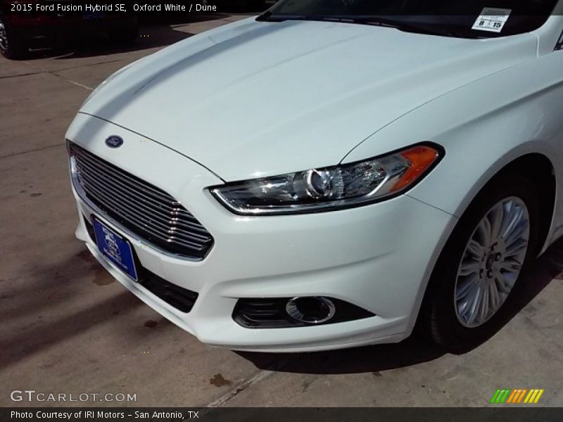 Oxford White / Dune 2015 Ford Fusion Hybrid SE