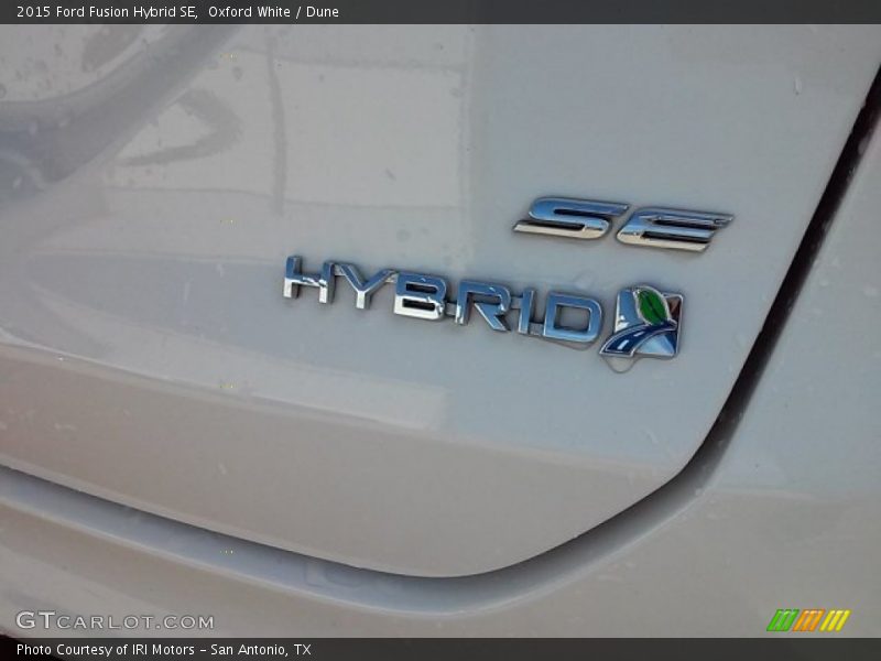 Oxford White / Dune 2015 Ford Fusion Hybrid SE