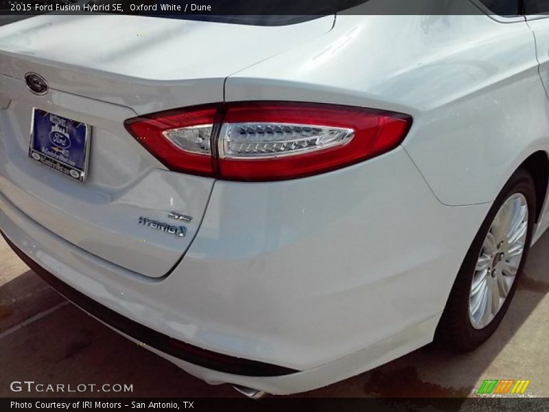 Oxford White / Dune 2015 Ford Fusion Hybrid SE
