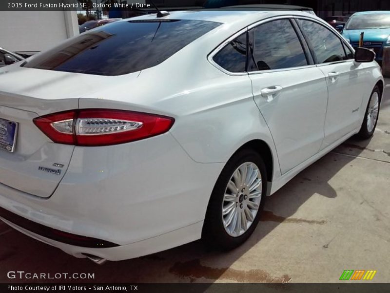 Oxford White / Dune 2015 Ford Fusion Hybrid SE