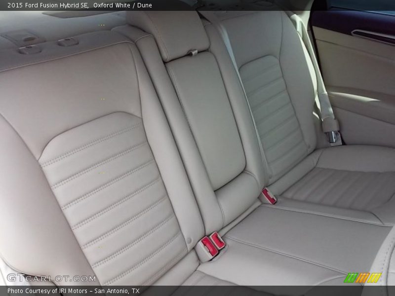 Oxford White / Dune 2015 Ford Fusion Hybrid SE