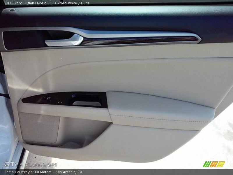 Oxford White / Dune 2015 Ford Fusion Hybrid SE