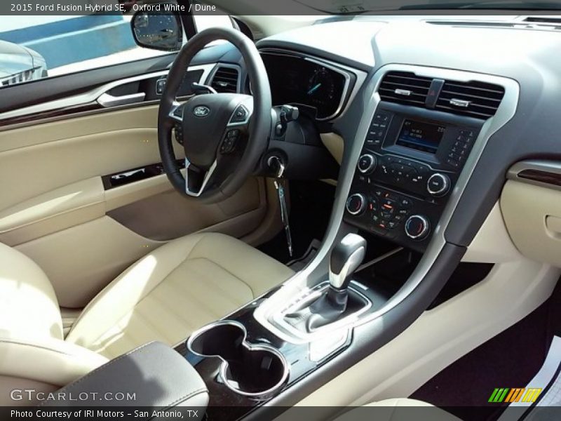 Oxford White / Dune 2015 Ford Fusion Hybrid SE