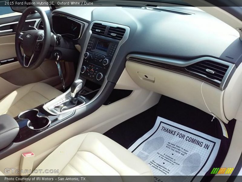 Oxford White / Dune 2015 Ford Fusion Hybrid SE