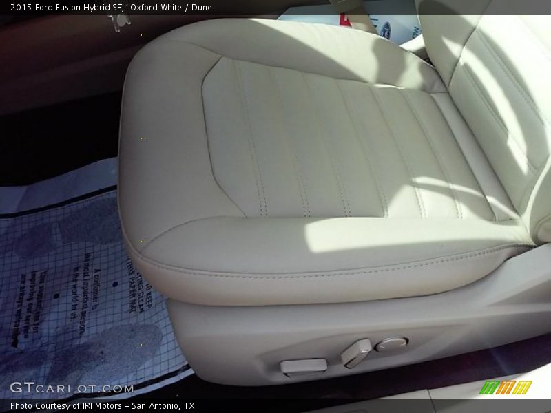 Oxford White / Dune 2015 Ford Fusion Hybrid SE