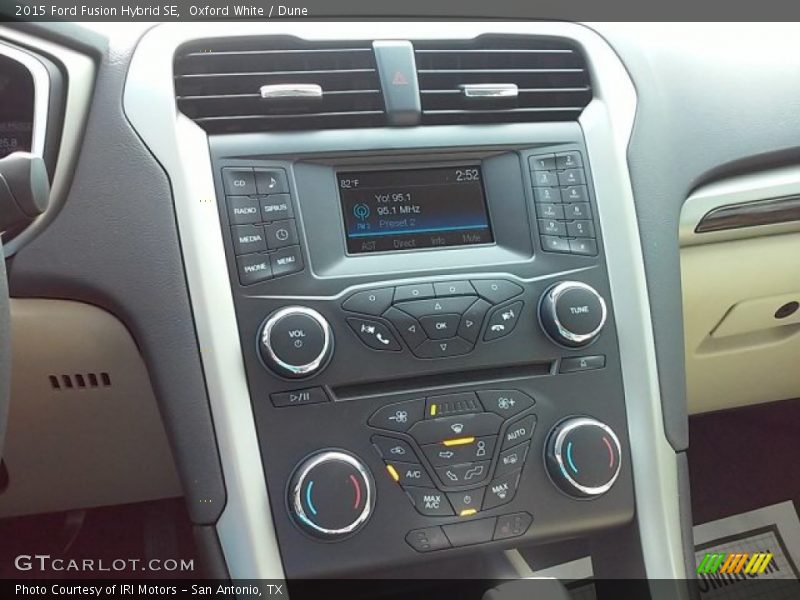Oxford White / Dune 2015 Ford Fusion Hybrid SE