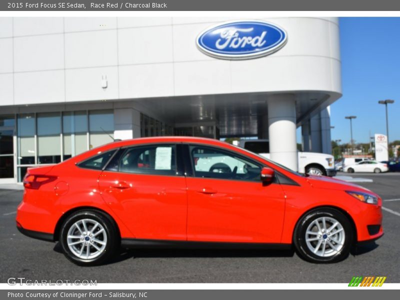 Race Red / Charcoal Black 2015 Ford Focus SE Sedan