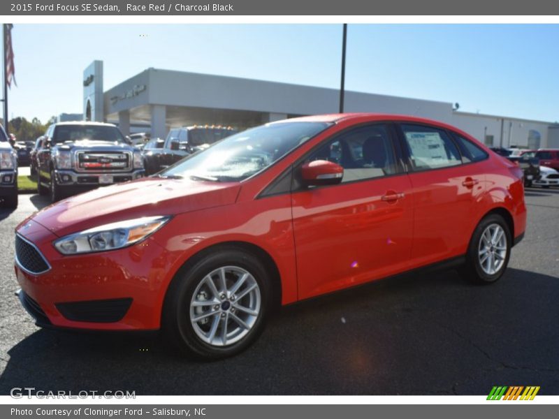 Race Red / Charcoal Black 2015 Ford Focus SE Sedan