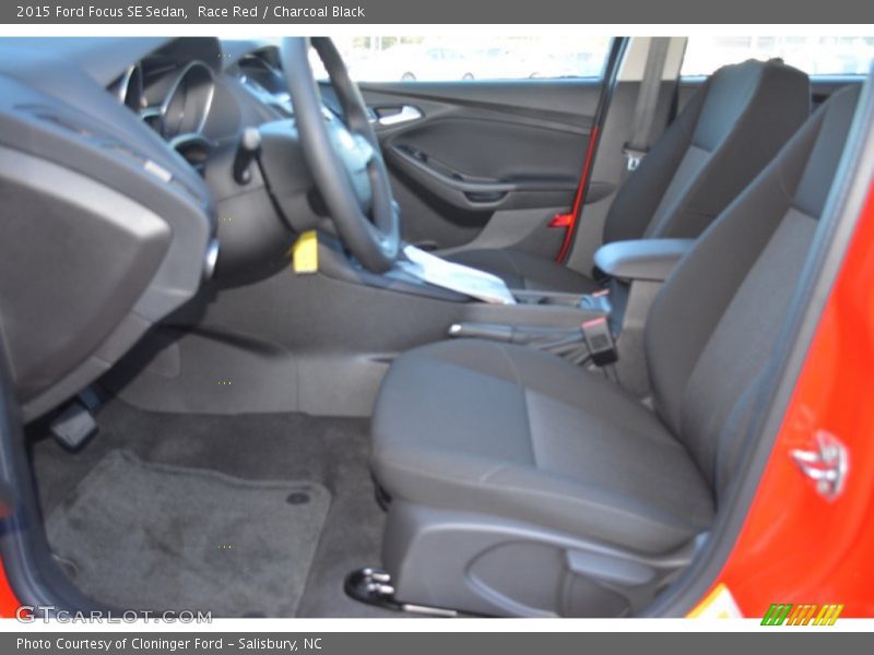 Race Red / Charcoal Black 2015 Ford Focus SE Sedan
