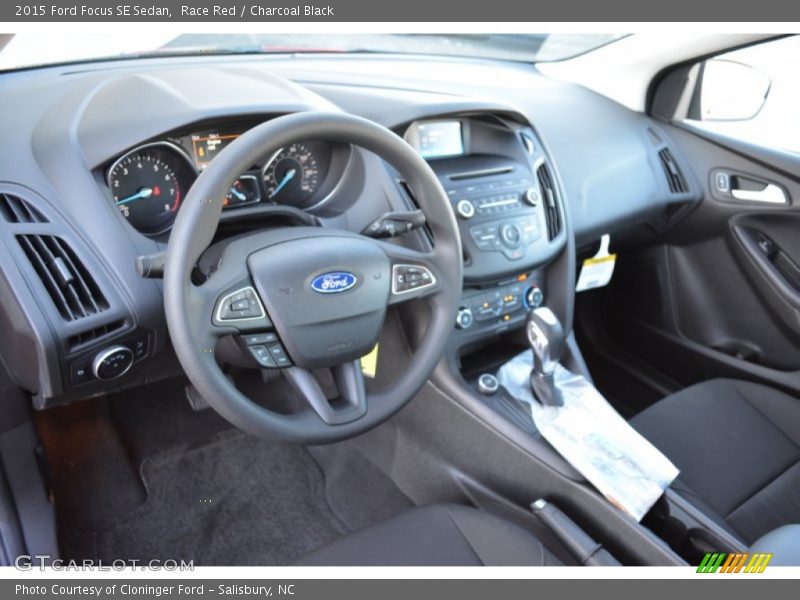 Race Red / Charcoal Black 2015 Ford Focus SE Sedan