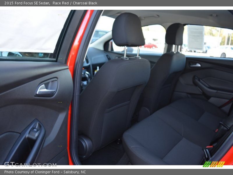 Race Red / Charcoal Black 2015 Ford Focus SE Sedan