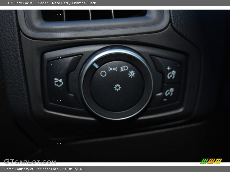 Race Red / Charcoal Black 2015 Ford Focus SE Sedan