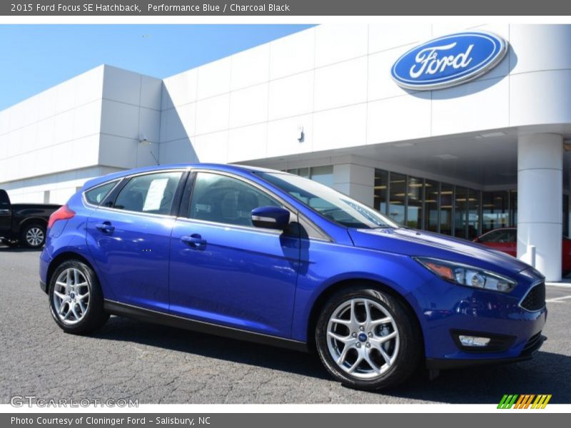 Performance Blue / Charcoal Black 2015 Ford Focus SE Hatchback