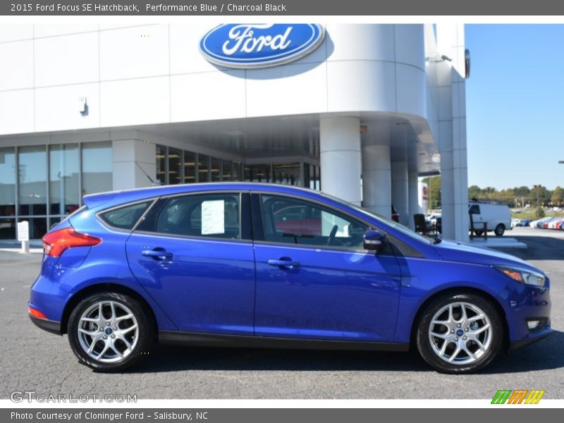 Performance Blue / Charcoal Black 2015 Ford Focus SE Hatchback