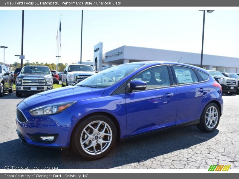 Performance Blue / Charcoal Black 2015 Ford Focus SE Hatchback