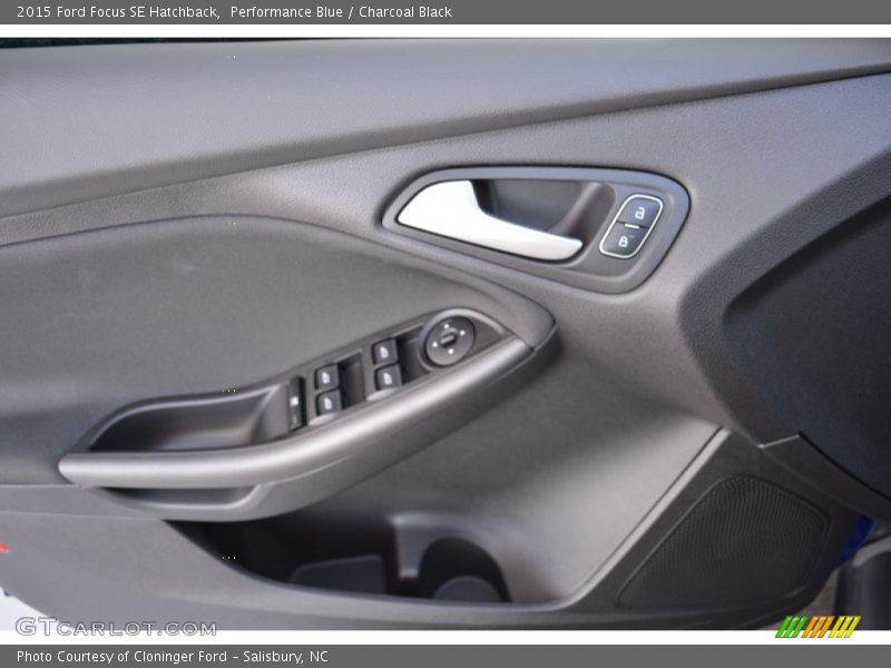 Performance Blue / Charcoal Black 2015 Ford Focus SE Hatchback