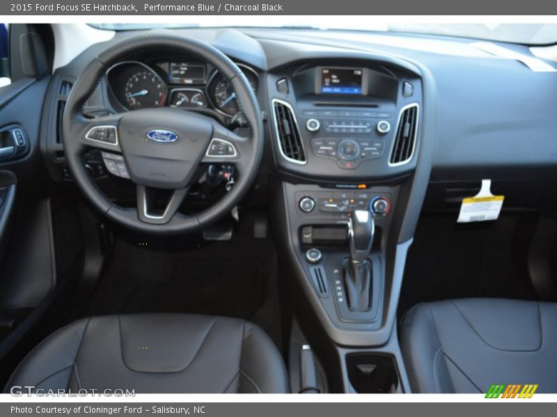 Performance Blue / Charcoal Black 2015 Ford Focus SE Hatchback