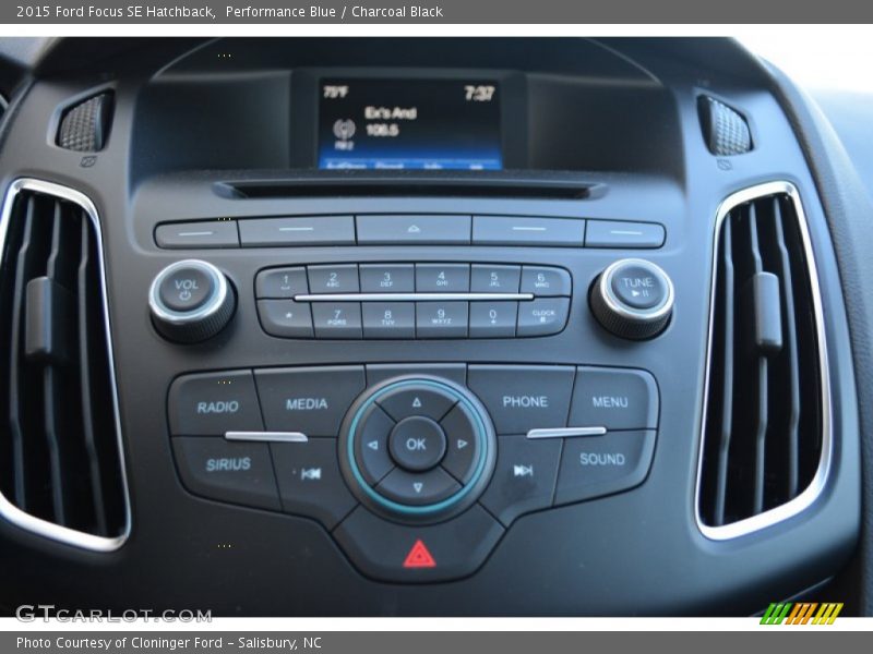 Performance Blue / Charcoal Black 2015 Ford Focus SE Hatchback