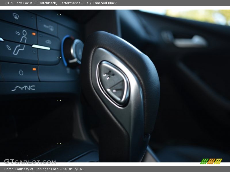 Performance Blue / Charcoal Black 2015 Ford Focus SE Hatchback
