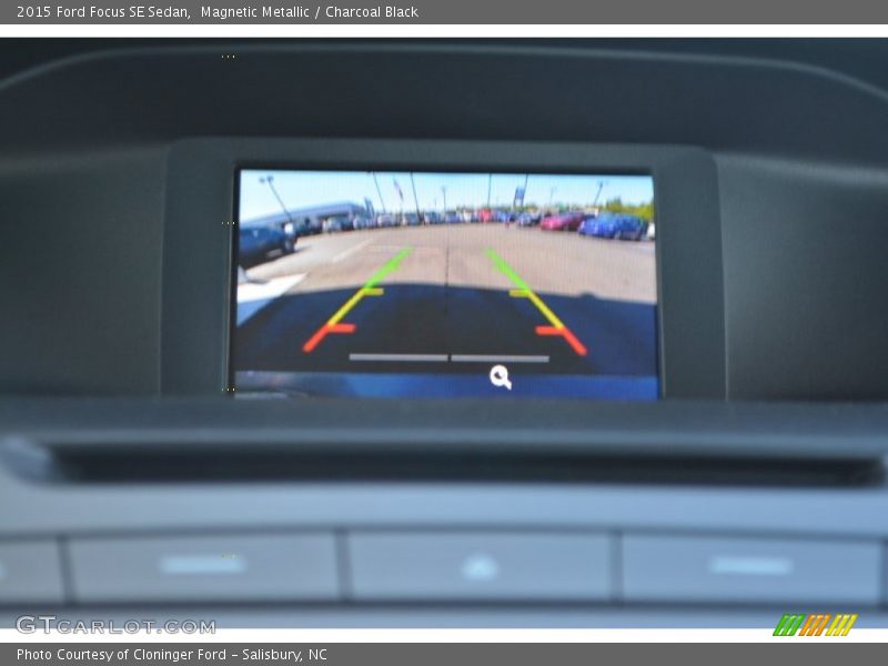 Magnetic Metallic / Charcoal Black 2015 Ford Focus SE Sedan