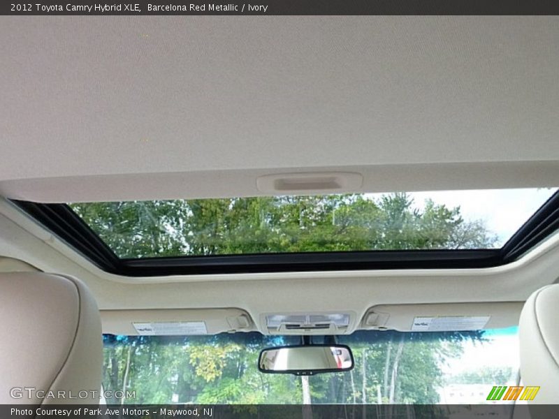 Barcelona Red Metallic / Ivory 2012 Toyota Camry Hybrid XLE