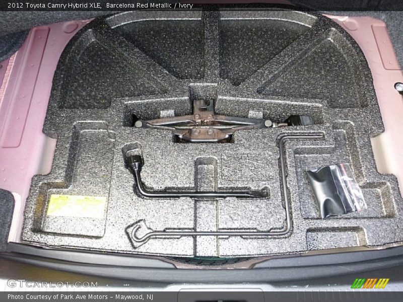 Barcelona Red Metallic / Ivory 2012 Toyota Camry Hybrid XLE