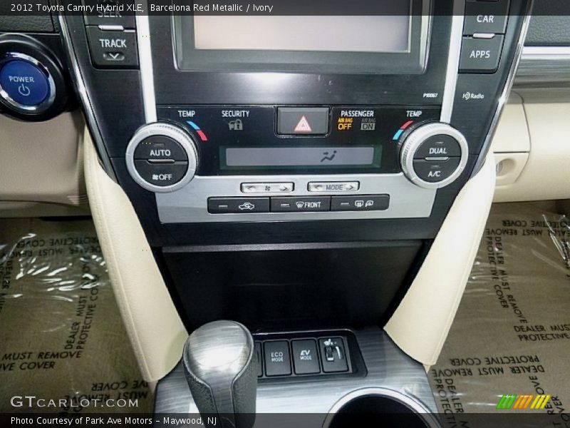 Barcelona Red Metallic / Ivory 2012 Toyota Camry Hybrid XLE