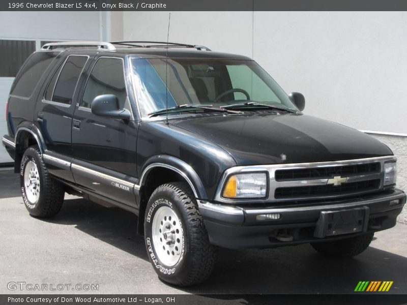 Onyx Black / Graphite 1996 Chevrolet Blazer LS 4x4
