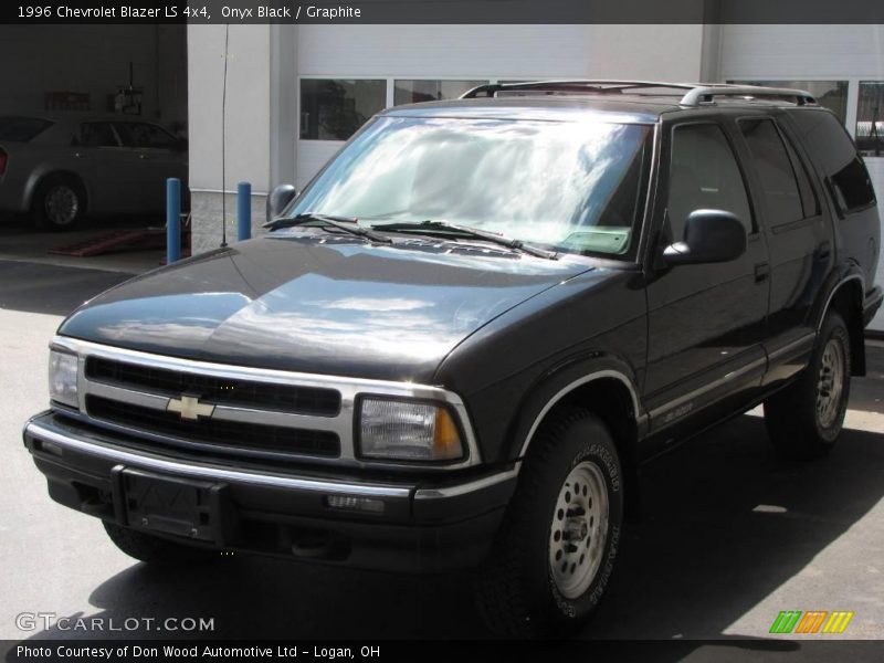 Onyx Black / Graphite 1996 Chevrolet Blazer LS 4x4