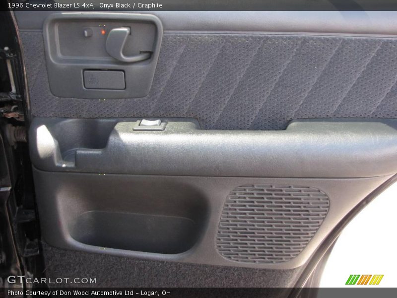 Onyx Black / Graphite 1996 Chevrolet Blazer LS 4x4