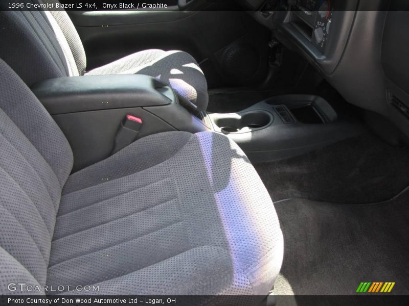 Onyx Black / Graphite 1996 Chevrolet Blazer LS 4x4