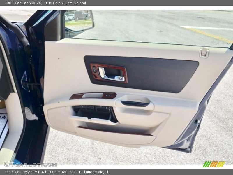 Blue Chip / Light Neutral 2005 Cadillac SRX V6